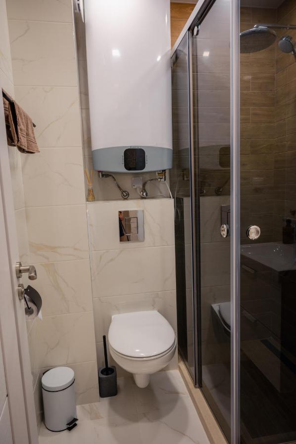 Emerald Suite With Private Parking Varna Exterior foto