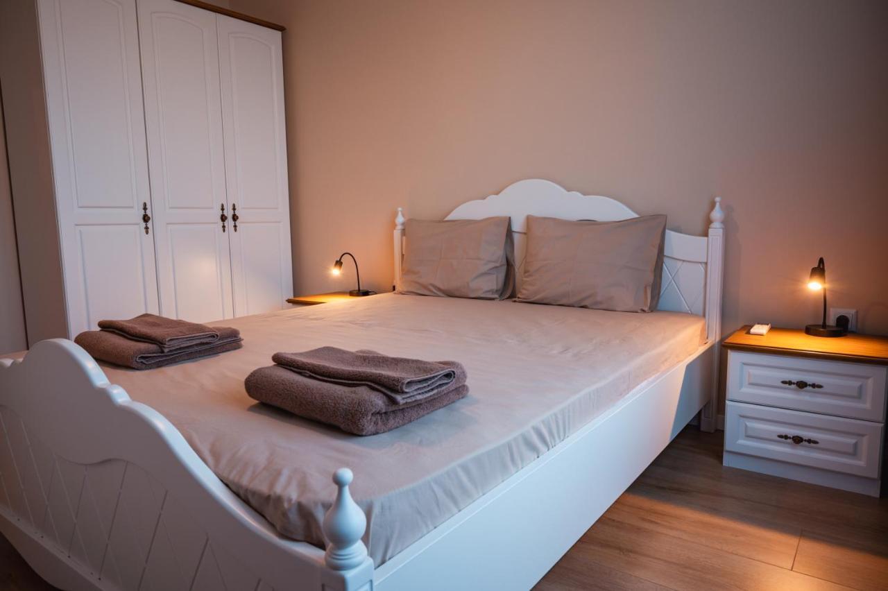 Emerald Suite With Private Parking Varna Exterior foto