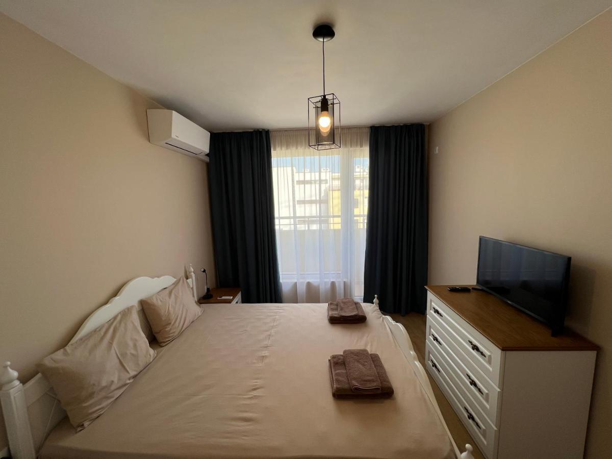 Emerald Suite With Private Parking Varna Exterior foto